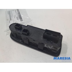 Peugeot - 308 - Multi-functional window switch