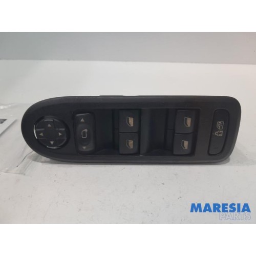 Peugeot - 308 - Multi-functional window switch