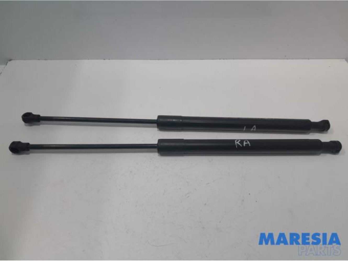 Peugeot - 308 - Set of tailgate gas struts