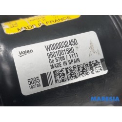 Citroen - C4 Cactus - Front wiper motor