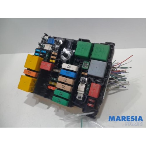 Citroen - C4 Cactus - Fuse box