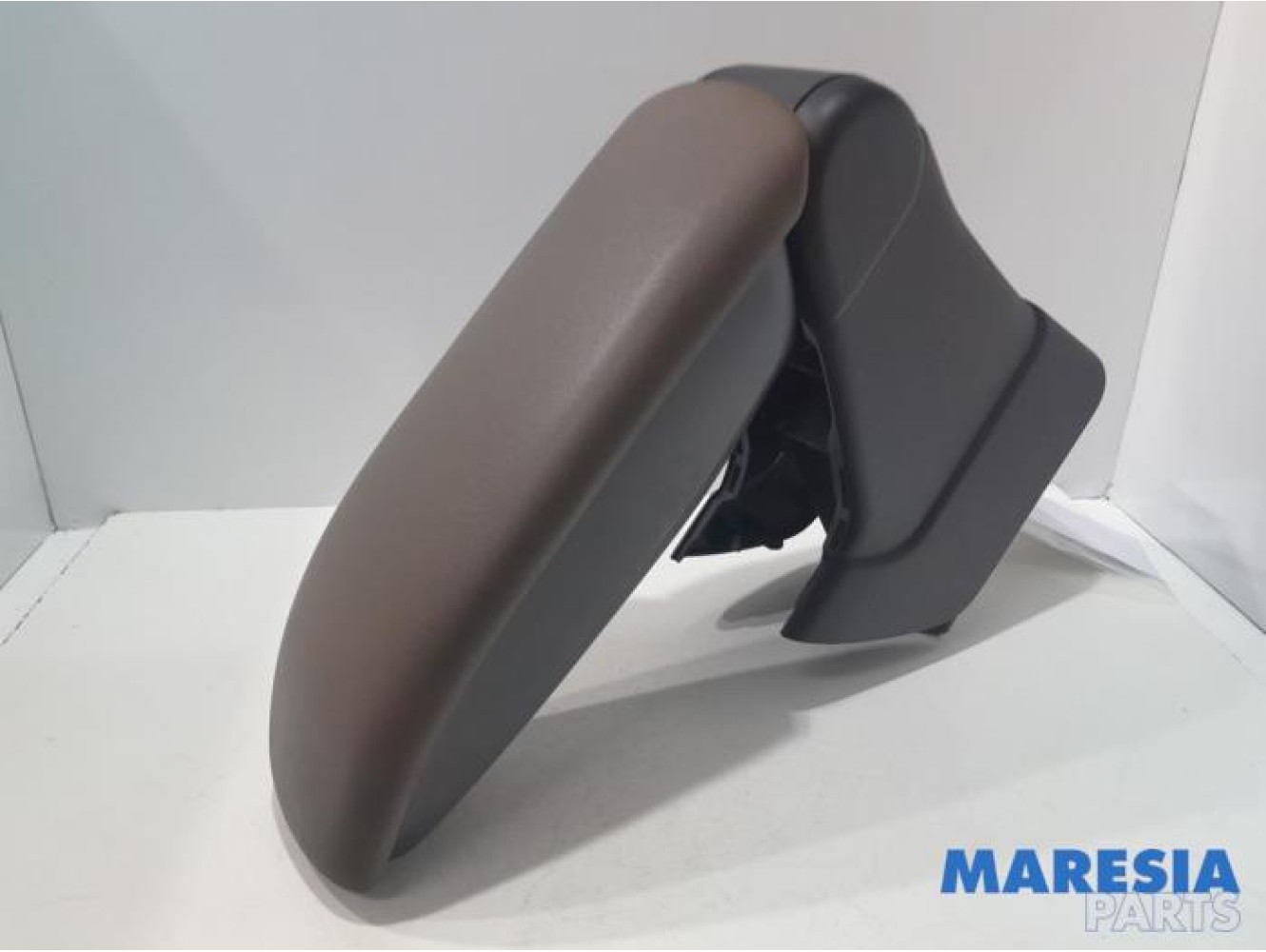 Citroen - C4 Cactus - Armrest