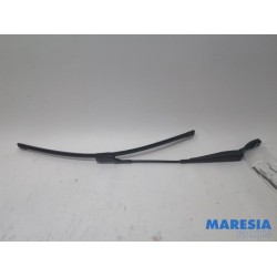 Renault - Twingo - Front wiper arm