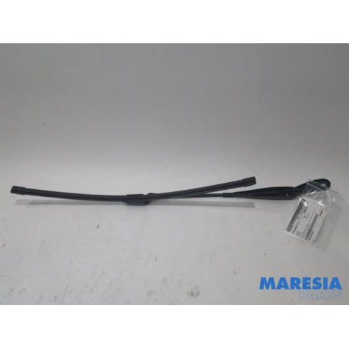 Renault - Twingo - Front wiper arm