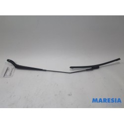 Renault - Twingo - Front wiper arm