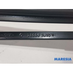 Renault - Twingo - Front wiper arm