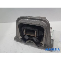Renault - Twingo - Engine mount