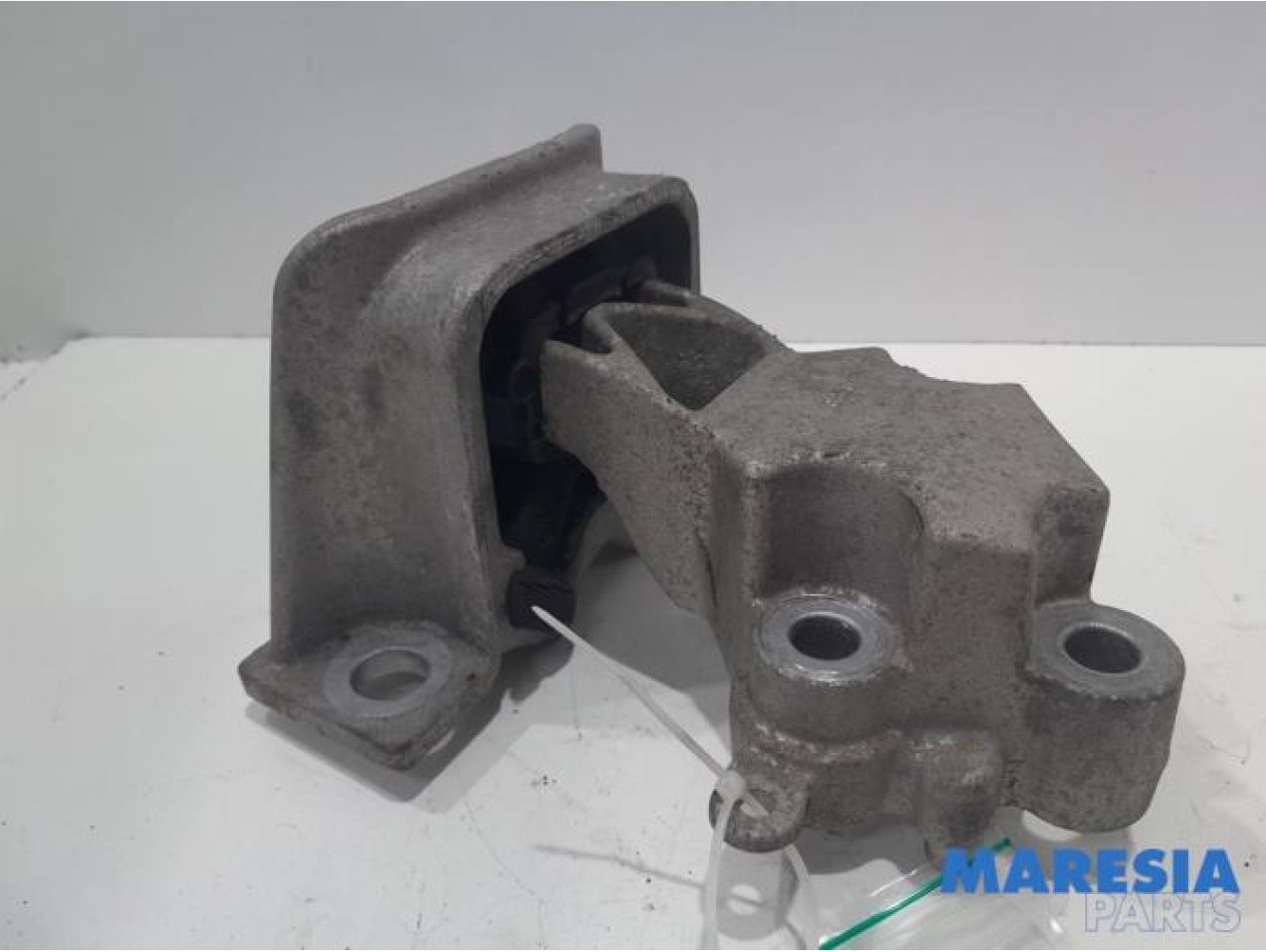 Renault - Twingo - Engine mount
