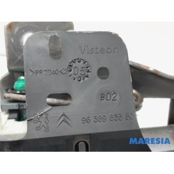 Peugeot - 307 - Steering column housing