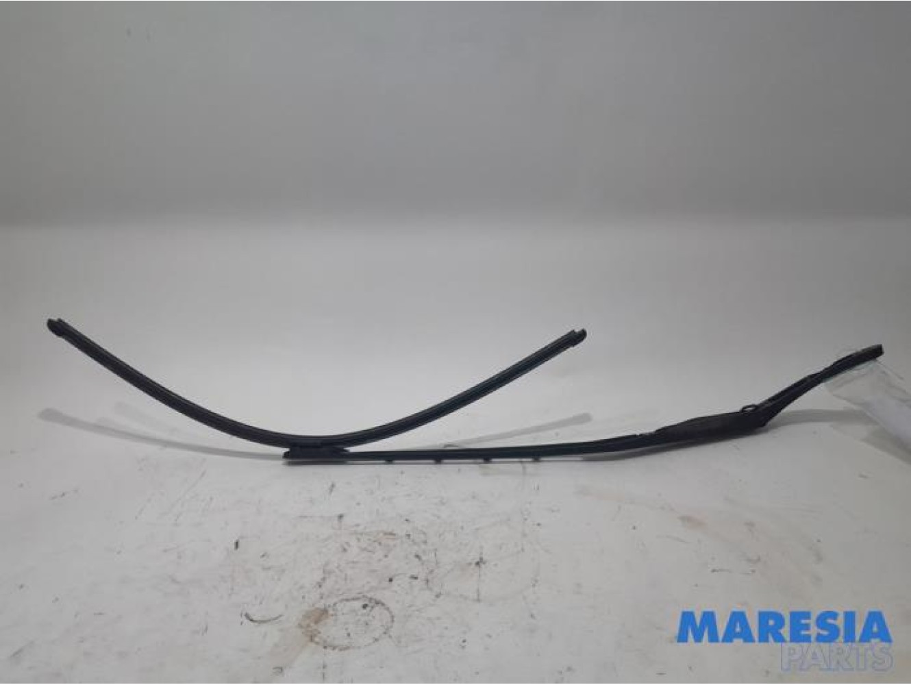 Peugeot - 307 - Front wiper arm
