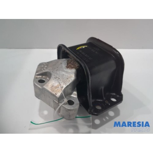 Peugeot - 308 - Engine mount