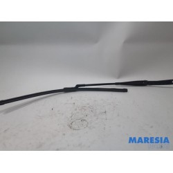 Peugeot - 308 - Front wiper arm