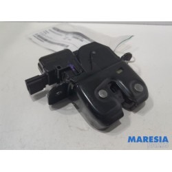 Renault - Twingo - Tailgate lock mechanism