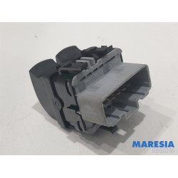 Renault - Twingo - Electric window switch