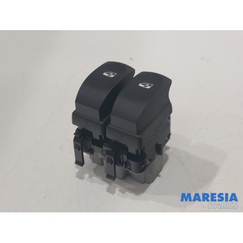 Renault - Twingo - Electric window switch