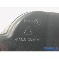 Peugeot - 307 - Tailgate lock mechanism