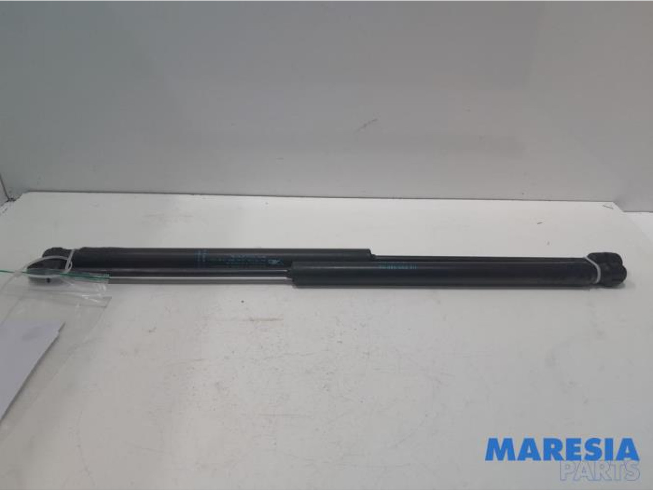 Peugeot - 307 - Set of tailgate gas struts