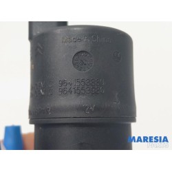 Peugeot - 208 - Scheibensprüherpumpe vorne