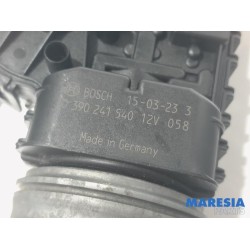Peugeot - 208 - Front wiper motor