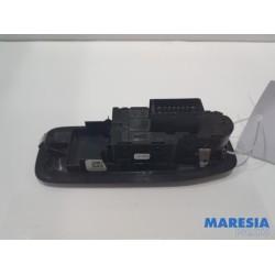 Peugeot - 208 - Multi-functional window switch