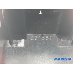 Peugeot - 208 - Multi-functional window switch