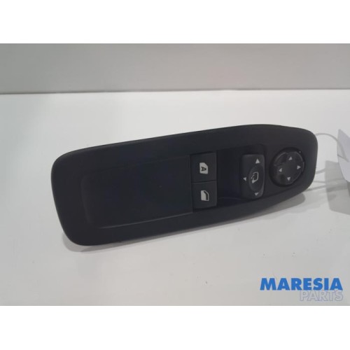 Peugeot - 208 - Multi-functional window switch