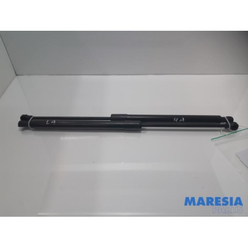 Peugeot - 208 - Set of tailgate gas struts
