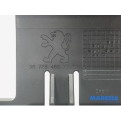 Peugeot - 208 - Multi-media control unit