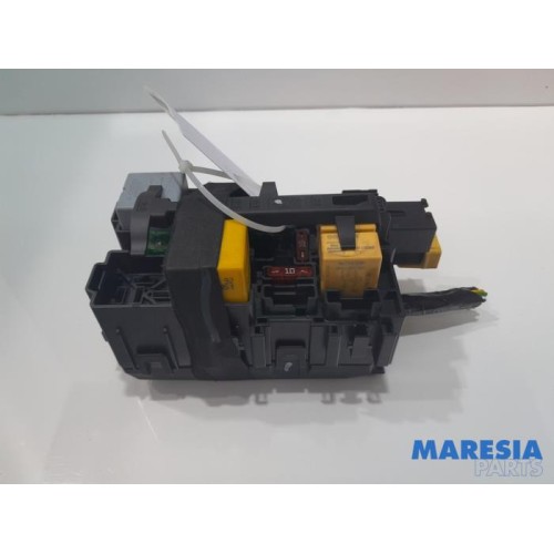 Peugeot - 208 - Fuse box