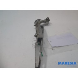 Peugeot - 207 - Motorhaube Scharnier