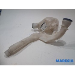 Peugeot - 207 - Front windscreen washer reservoir
