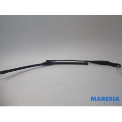Peugeot - 207 - Front wiper arm