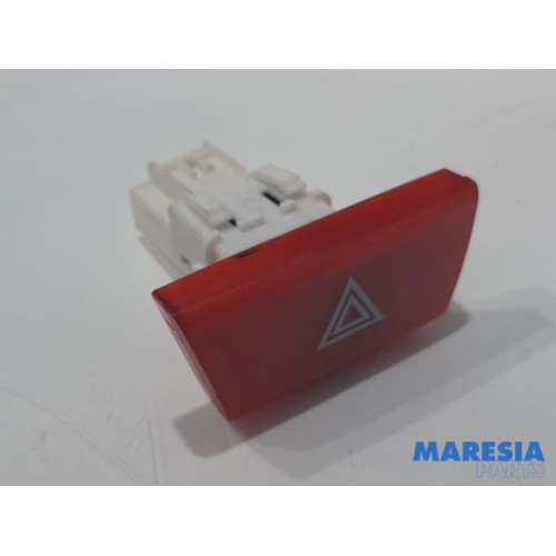 Citroen - C1 - Panic lighting switch