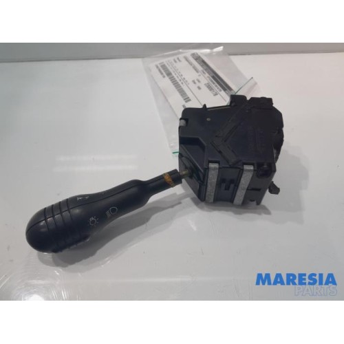 Renault - Twingo - Indicator switch