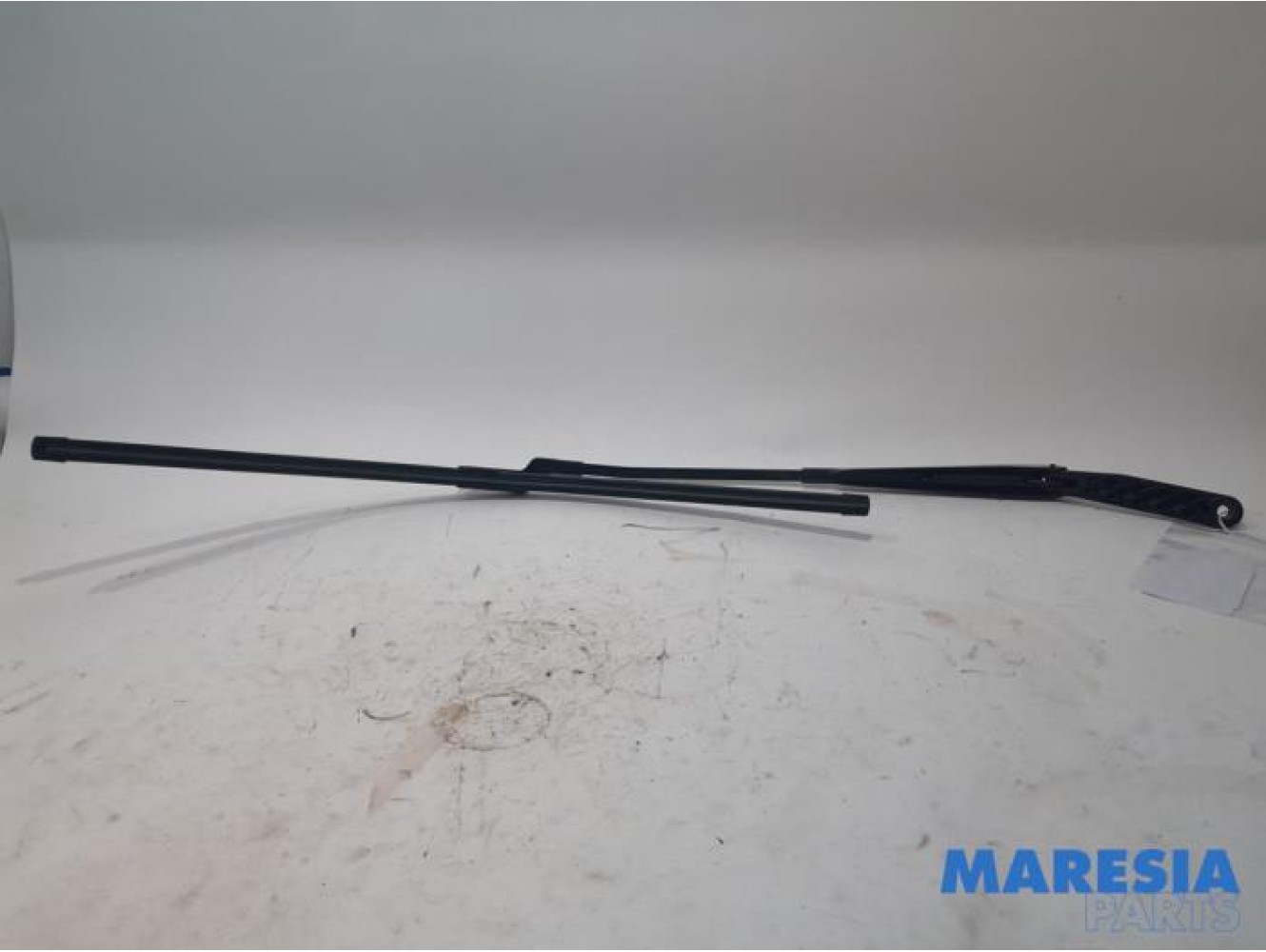 Peugeot - 308 - Front wiper arm