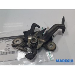 Peugeot - 308 - Bonnet lock mechanism