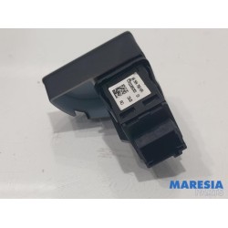 Citroen - C5 - Panic lighting switch