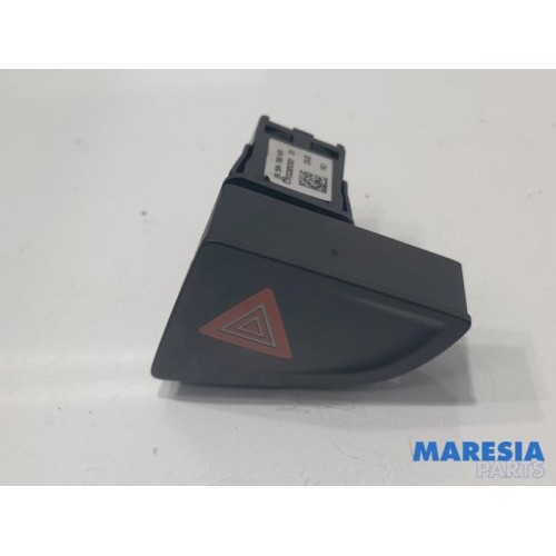 Citroen - C5 - Panic lighting switch