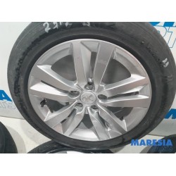 Peugeot - 308 - Sportvelgenset + banden