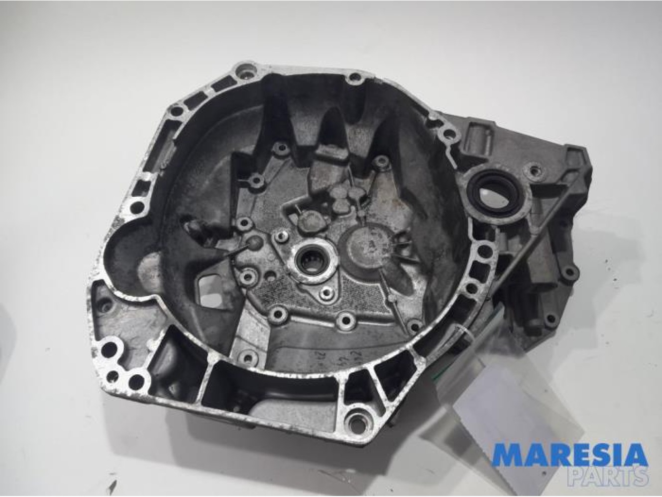 Renault - Clio - Gearbox casing
