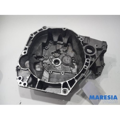 Renault - Clio - Gearbox casing