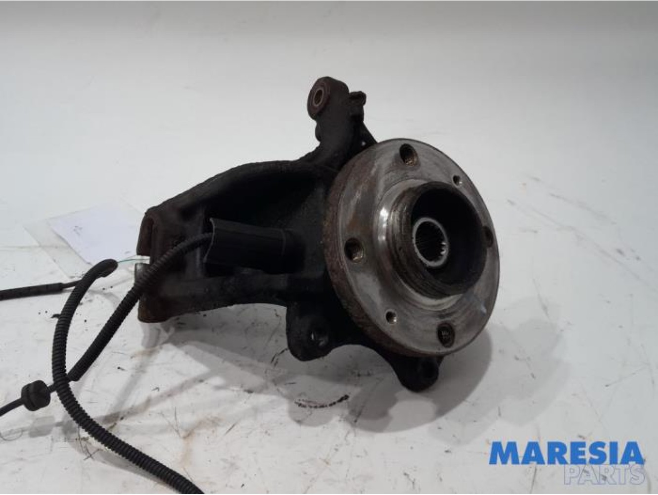 Citroen - C3 - Fusee links-voor