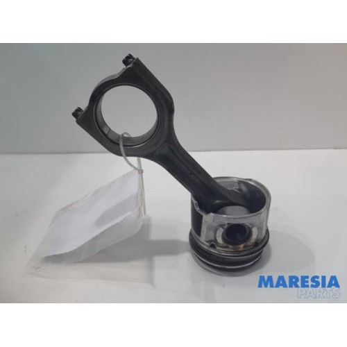 Peugeot - 2008 - Piston