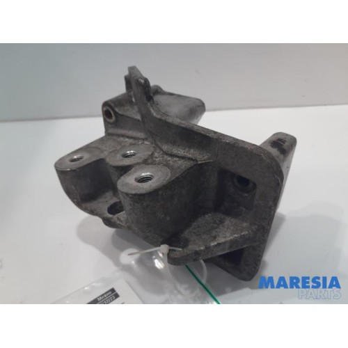 Fiat - 500 - Engine mount