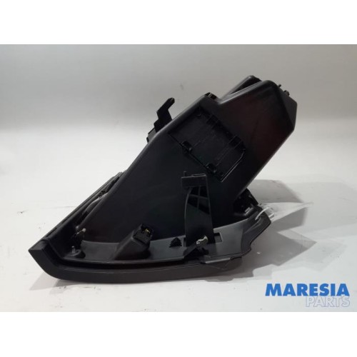 Peugeot - 208 - Glovebox