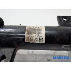 Peugeot - 208 - Stoßdämpferstrebe links vorne