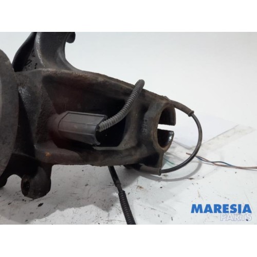 Peugeot - 208 - Knuckle, front right