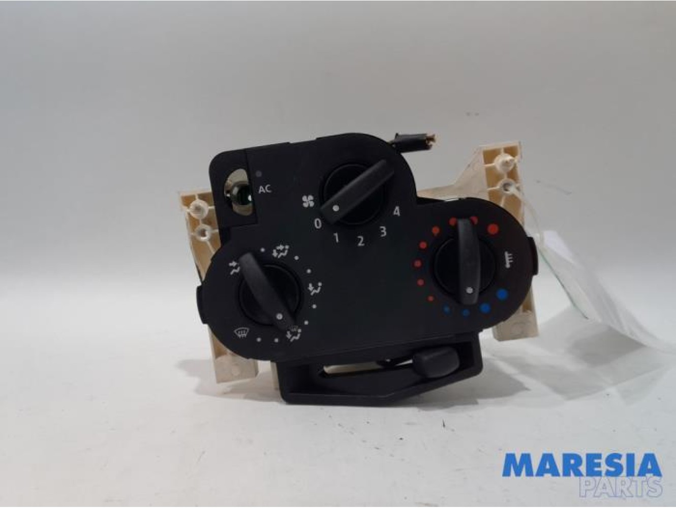 Dacia - Logan - Heater control panel