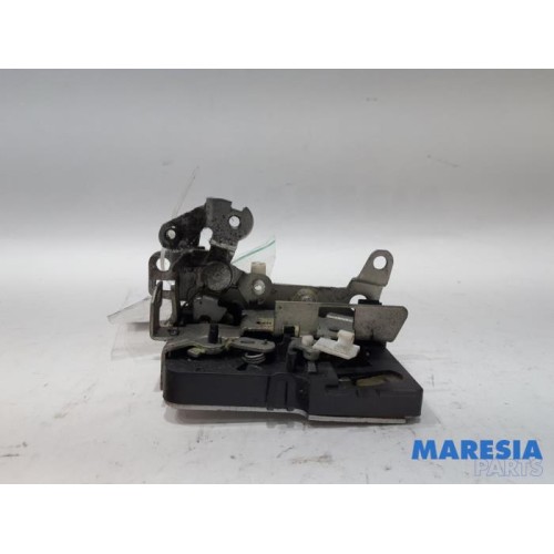 Dacia - Logan - Rear door mechanism 4-door, right