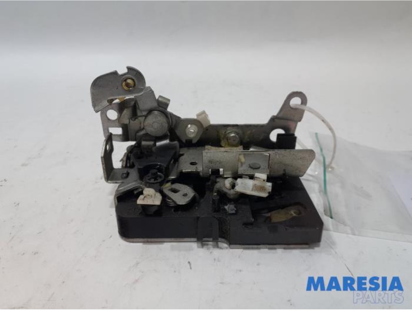 Dacia - Logan - Front door lock mechanism 4-door, right